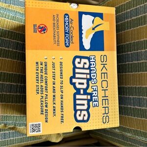 Skechers Hands Free Slip-ins 9.5 natural color. Hard to find. NWT
